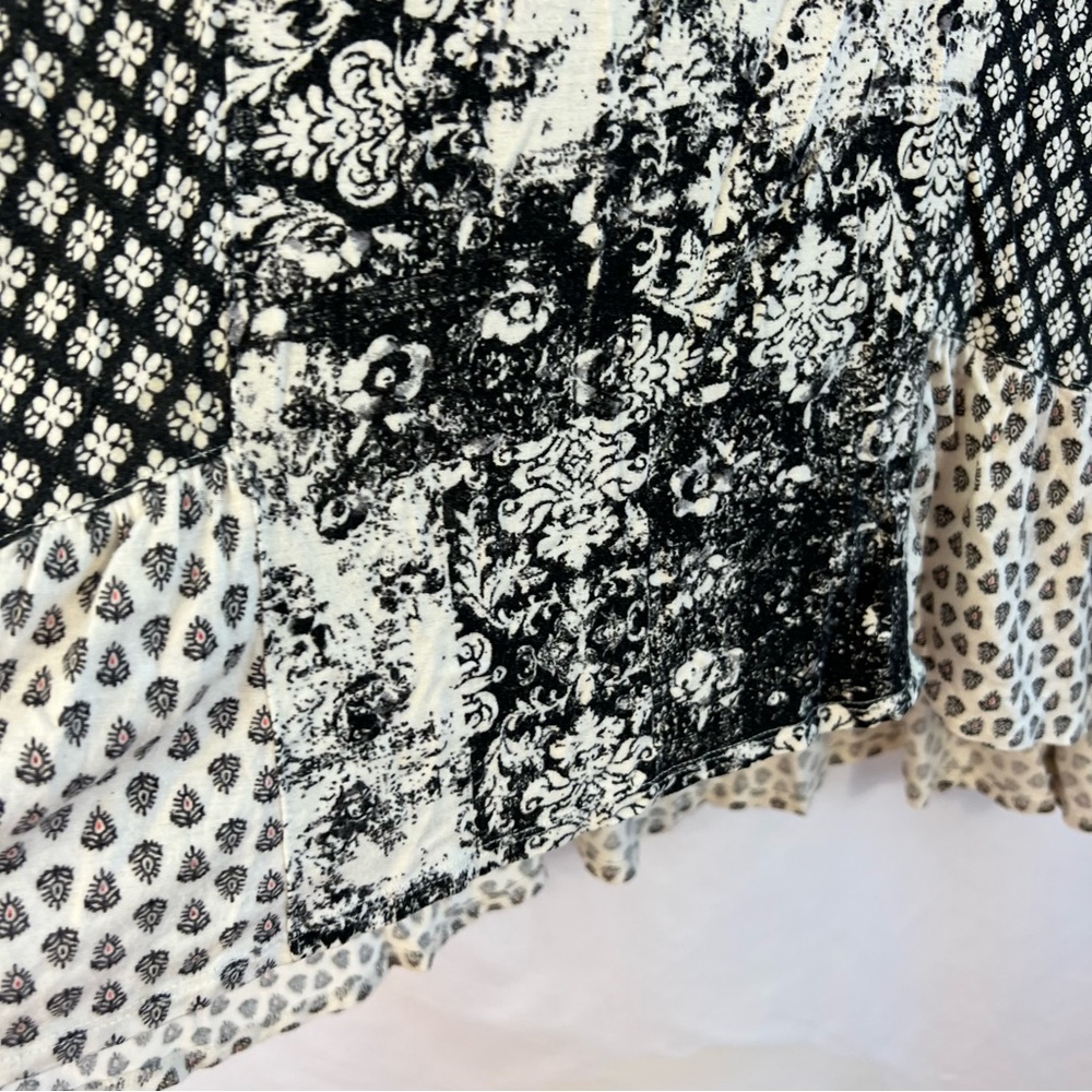 Ellen Tracy Sleeveless Tank Top Abstract Floral Women's Large Black White hi-Lo - Picture 2 of 4